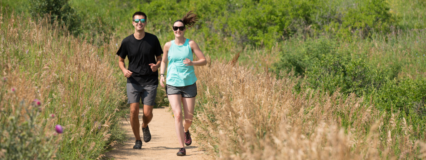 Schluss mit Knie oder Rückenschmerzen, laufe ab sofort mit Barfußschuhe
