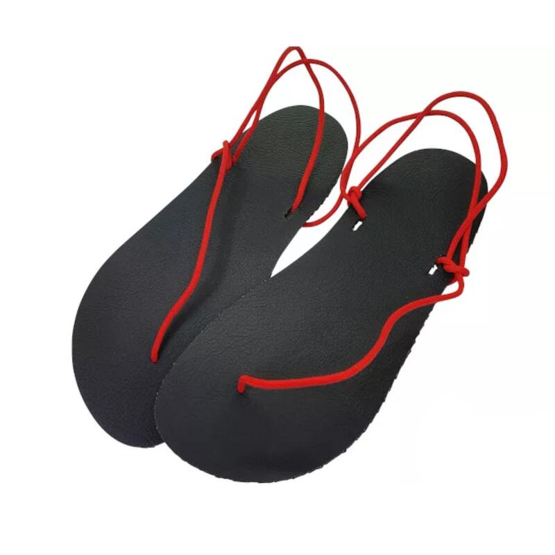 Barfußgefühl Sandalen mit schwarzer Sohle und roter Schnürung