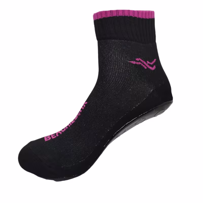 Beachies Watt-/Strandsocke mit schnittfester Sohle in schwarz mit pinkem Bund seitlich