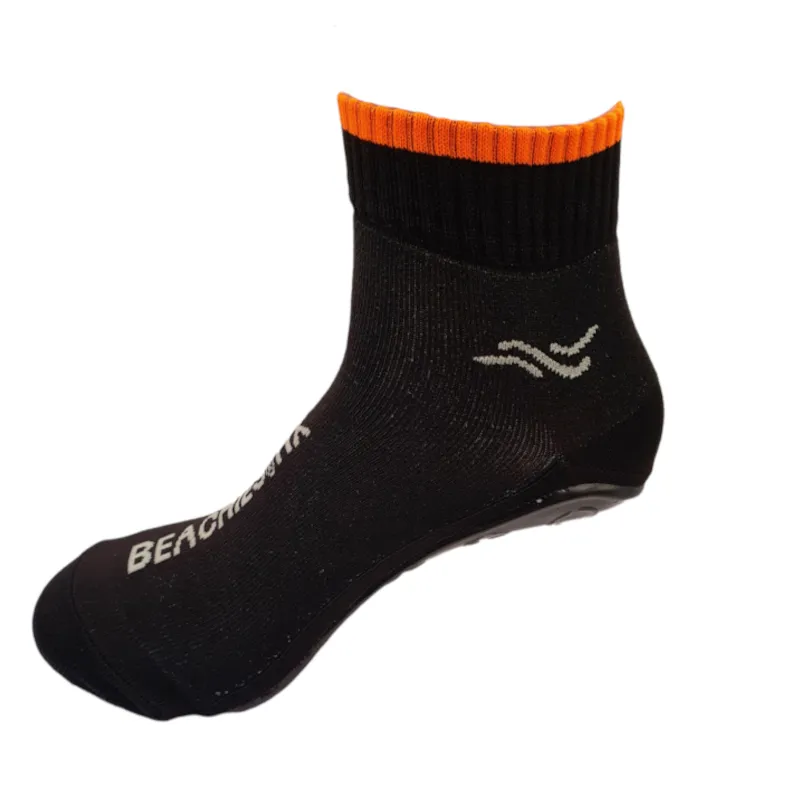 Beachies Watt-/Strandsocke mit schnittfester Sohle in schwarz mit orangenem Bund seitlich