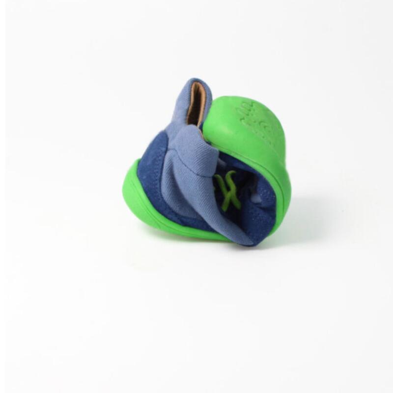 Blifestyle Kodiak, Kinderbarfußschuh aus unempfindlichen Leder  in blau mit grüner Sohle super flexibel
